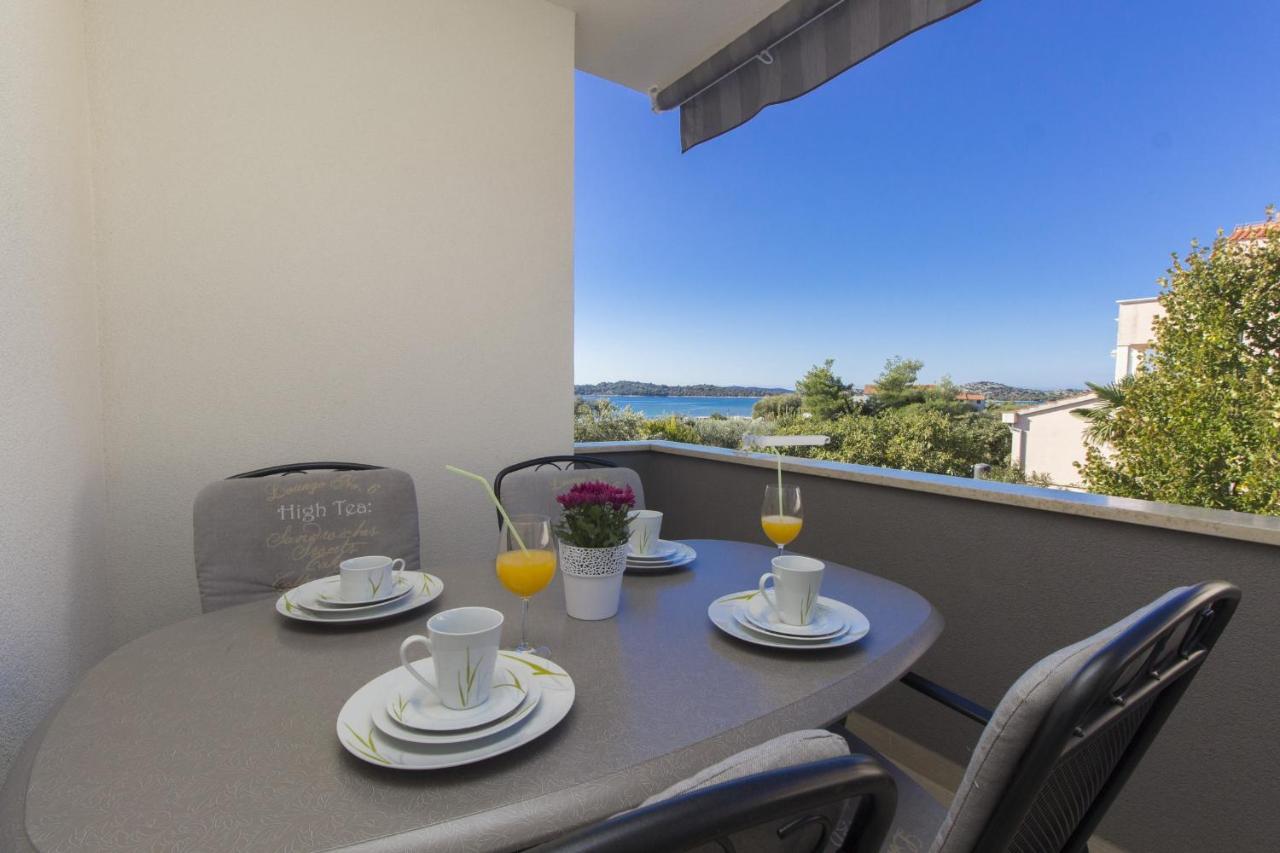 Apartments Luka Vodice Exterior foto