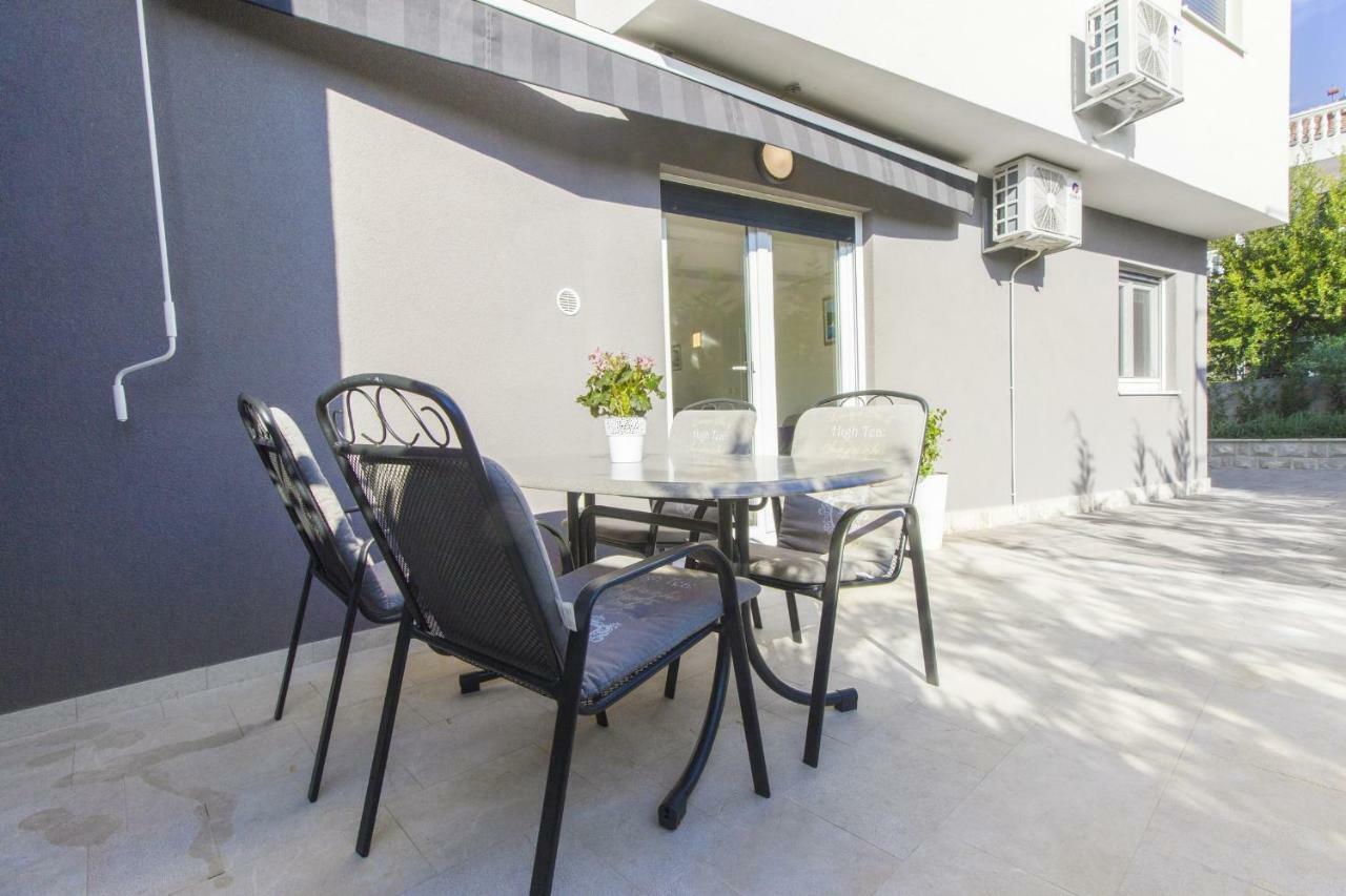 Apartments Luka Vodice Exterior foto